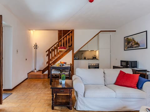 Cloud, Sky, Plant, Building, Window, Land Lot, House, Grass, Door, Tree