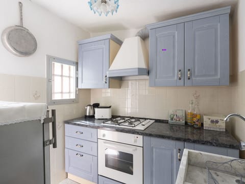 Cloud, Sky, Water, Daytime, Azure, Blue, Tree, Vegetation, Coastal And Oceanic Landforms, Mountain