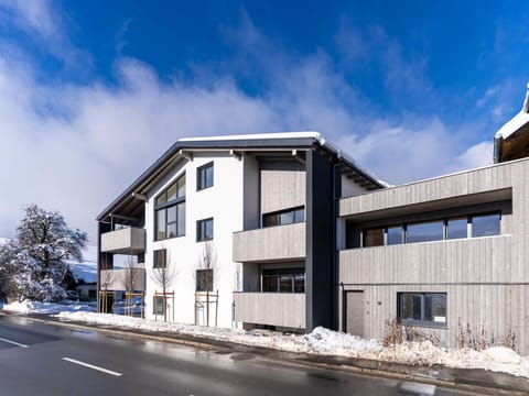 Sky, Cloud, Property, Building, Window, Asphalt, Urban Design, House, Residential Area, Real Estate