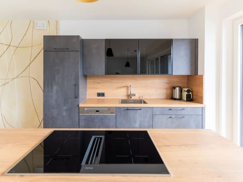 Cabinetry, Tap, Countertop, Sink, Furniture, Wood, Plumbing Fixture, Interior Design, Floor, Kitchen Sink