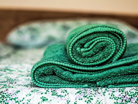 Water, Plant, Building, Sky, Property, Cloud, Swimming Pool, Azure, Window, House