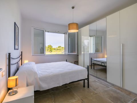 Furniture, Building, Window, Comfort, Plant, Wood, Shade, Interior Design, Lamp