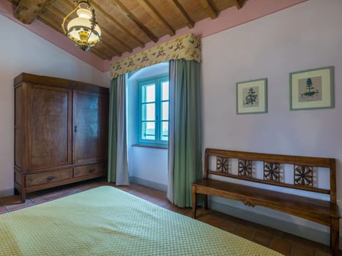 Water, Sky, Building, Plant, Property, Blue, Window, Azure, Swimming Pool, Tree