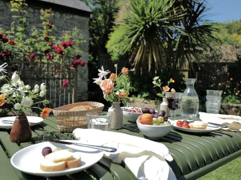 Food, Tableware, Table, Plant, Property, Furniture, Flower, Flowerpot, Dishware, Window