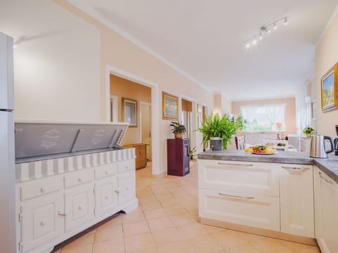 Food, Sky, Table, Tableware, Mountain, Cloud, Plant, Furniture, Green, Natural Landscape