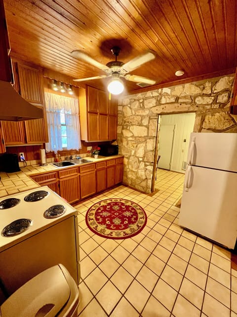 Fully functional kitchen