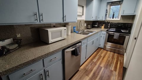 Microwave, oven, stovetop, dishwasher