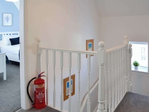 Landing | Captain&rsquo;s Retreat, Filey