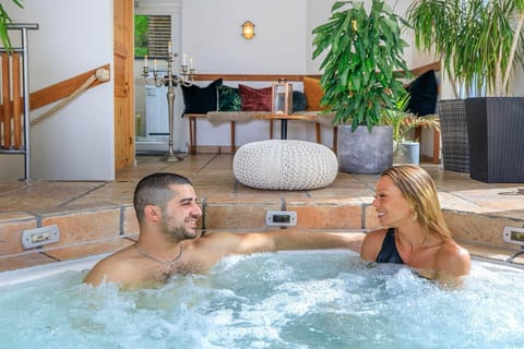 Indoor spa tub