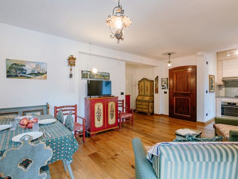 Property, Picture Frame, Furniture, Table, Cabinetry, Blue, Wood, Drawer, Interior Design, Flooring