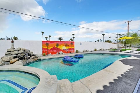Gorgeous pool overlooking Palm Springs with waterfall, mural, heated