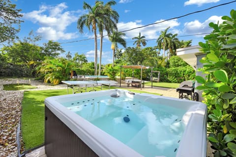 Outdoor spa tub