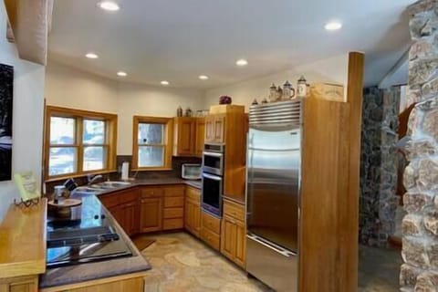 C03a4a9d 8da7 4f96 9edb 813661127193