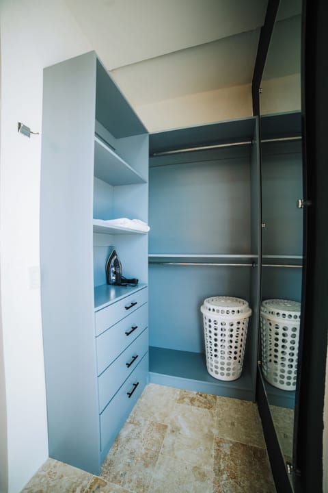 Bedroom 4 Closet