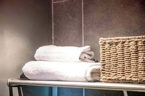 Rental of bath and linen