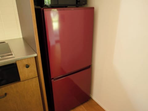 Fridge, microwave, dishwasher, coffee/tea maker