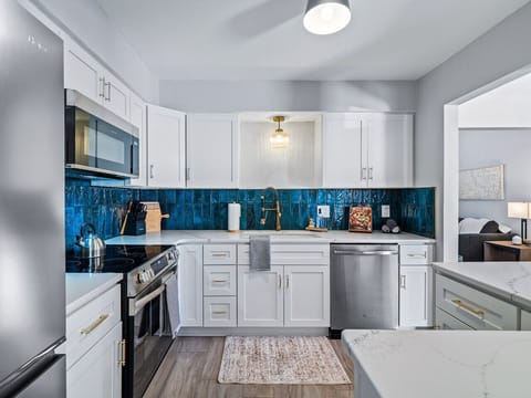 This kitchen is a dream! 🤩  So bright and airy, perfect for whipping up delicious meals.  #dreamkitchen