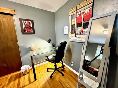 Work table and super fast wifi