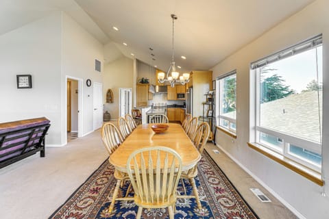 Dining Area | 2nd Floor