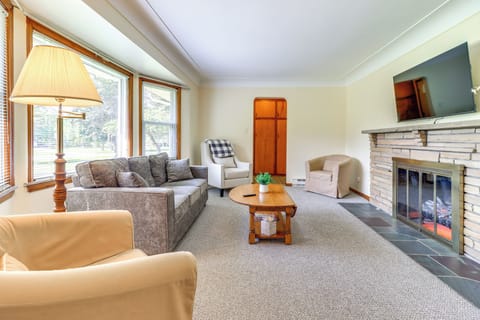 Southfield Vacation Rental | 3BR | 1.5BA | Step-Free Entry | 1,900 Sq Ft