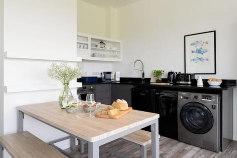 Dining room at 9 Beachview, Crantock, Cornwall, self catering with Beach Retreats.