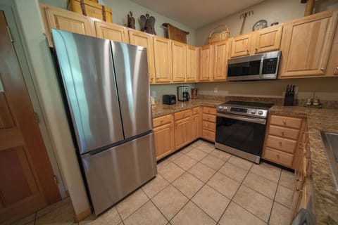 Updated kitchen with all the necessities