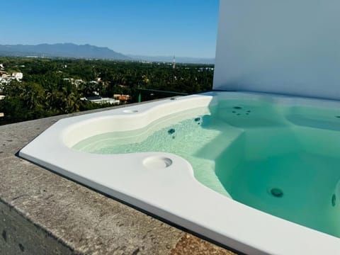 Outdoor spa tub