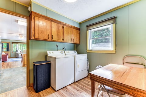 Laundry Room | Washer & Dryer