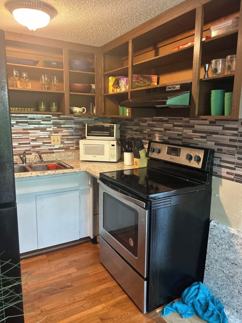 Microwave, oven, stovetop, dishwasher