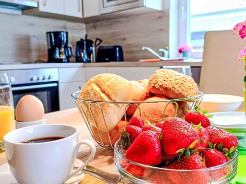 Food, Tableware, Ingredient, Dishware, Table, Drinkware, Serveware, Natural Foods