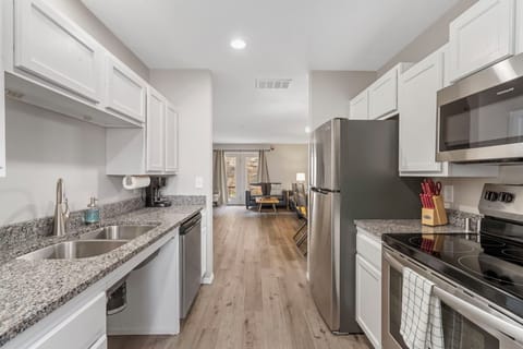 Unit 2: Fully equipped kitchen