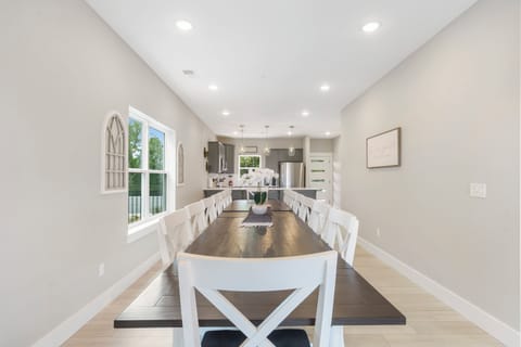 Dining seating for 14