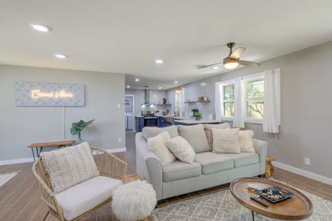 Living Room | Central Heating & A/C | Free WiFi