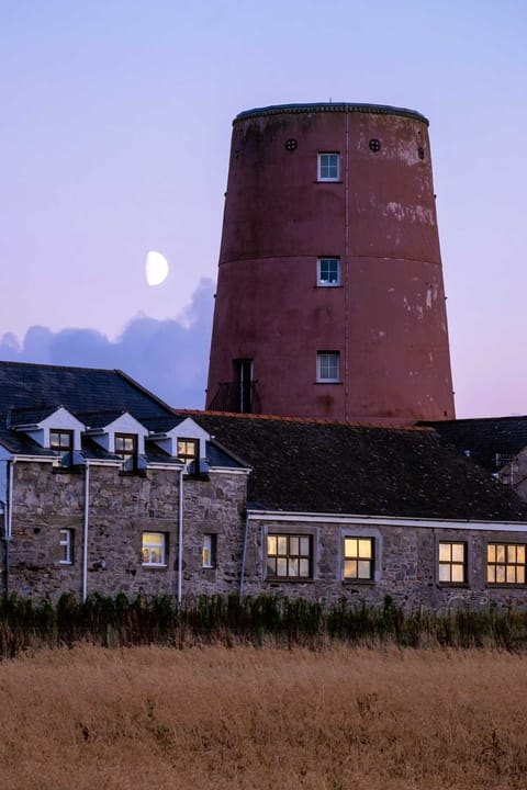 At whatever time of the day and in whatever weather, you can capture a nice view here