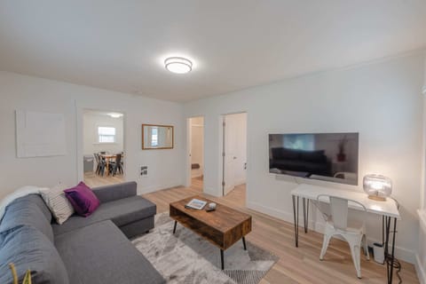 #StayInMyDistrict #CoosCottageCollection #CoosBay #BookDirect