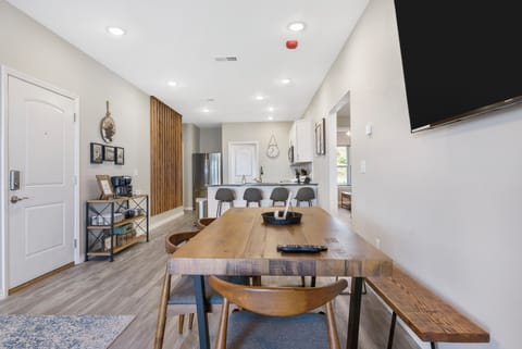 Dining room table fit for 6