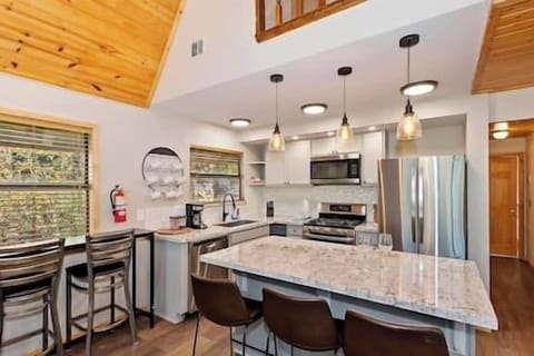 6b6d089e f6f7 4cb8 90fd d1cc6f0f99e0