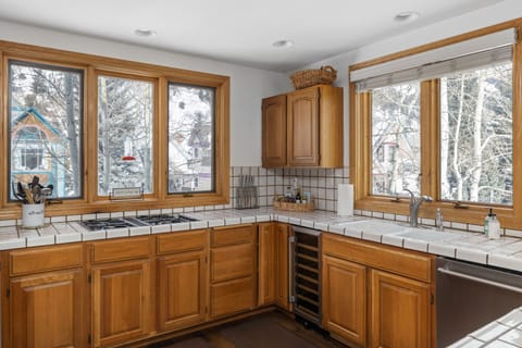 Light and bright kitchen