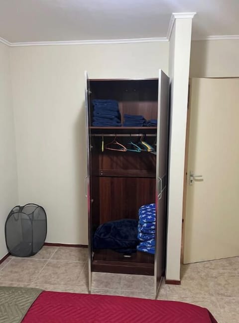 3 bedrooms, in-room safe, iron/ironing board, WiFi