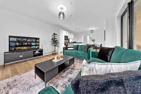 Luxury 3 bed, NorthWest London Apartment in London Borough of Ealing