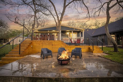 Stunning Firepit area overlooking Lake Dunlap!