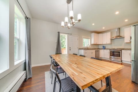 Dining Area | Dishware & Flatware Provided | 1st Floor