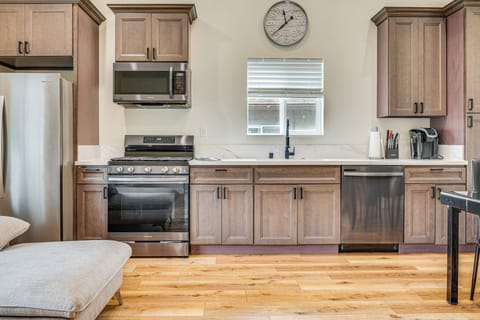 Kitchen | Cooking Basics | Keurig Coffee Maker | Toaster