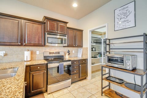Kitchen | Cooking Basics | Dishwasher | 2-Story Home | 1st Floor