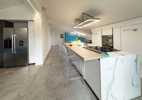 Kitchen Counter with Stools