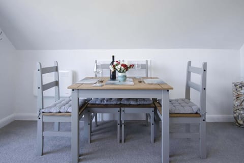 High Deck - 1 Bedroom Apartment - Saundersfoot (23926)