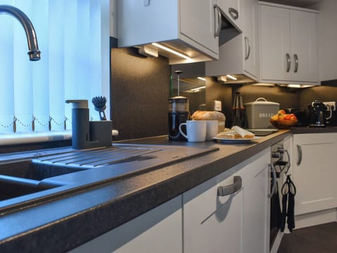 Kitchen | Harbour Reach, Mevagissey