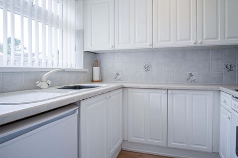 Bayview 61 - 2 Bedroom Chalet - Bayview Oxwich (5507)