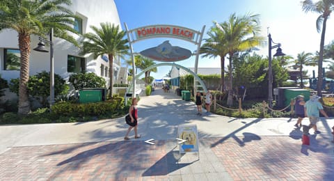 8 minutes away The new Pompano Beach fishing pier, beach, bars, and restaurants.