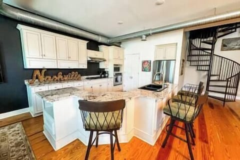 52b021c3 9a24 4b1f 9ed6 32f1ef4cedee